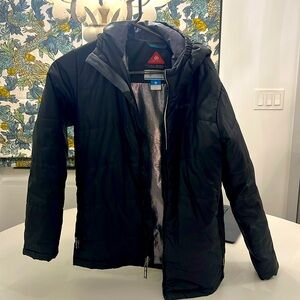 Boys size large Columbia Omni-Shield thin puffer with attached hood.
